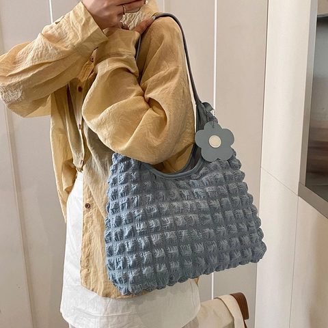Borsa Tote Plissettata con Texture Popcorn in Stile Coreano per Donna in Pelle PU Grande Capacità Borsa Sottobraccio con Ciondolo a Fiore