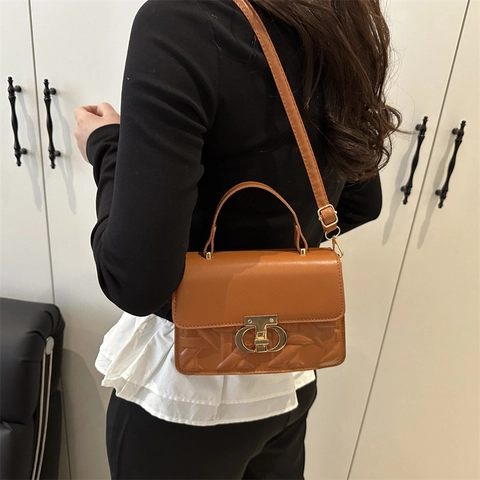 Bolso Bandolera Acolchado de Cuero PU para Mujer Bolso de Mano de Color Sólido Minimalista Con Hebilla de Metal Correa Ajustable Bolso de Hombro