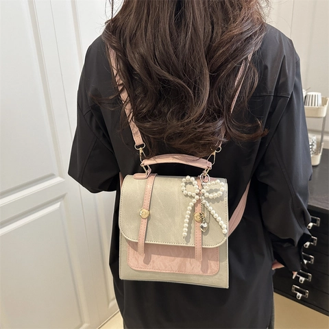 Damen Farbblock Mini Rucksack Mode PU Leder Denim Textur Klappdeckel Schultasche Mit Perlenbogen Anhänger Freizeit Pendeln Rucksack