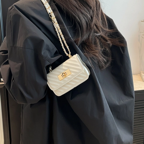 Bolso de Hombro Acolchado de Cuero PU Mini para Mujer Elegante Textura en V Cadena Dorada Bolso de Mano de Moda Estuche para Pintalabios