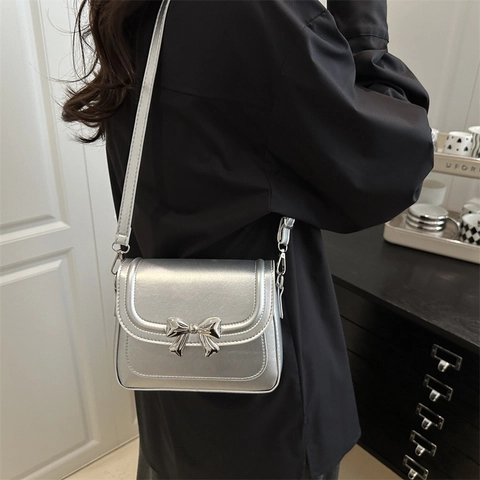 Elegante Borsa a Tracolla da Donna con Fiocco in Pelle PU Piccola Borsa Quadrata Colore Solido Moda Tracolla Regolabile