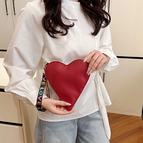 Mode Forme de Cœur Cuir PU Femmes Pochette Sac Tendance Impression Lettres Bracelet Porte-Monnaie