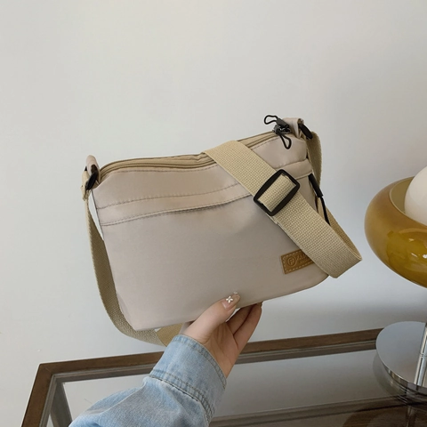 Unisex Simple Nylon Crossbody Bag Urban Solid Color Lightweight Shoulder Bag With Multi Layer Zipper Outdoor Casual Outing Bag