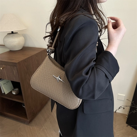 Women's Knotted Woven Pattern PU Leather Shoulder Bag Star Buckle Large Capacity Casual Small Square Crossbody Underarm Bag