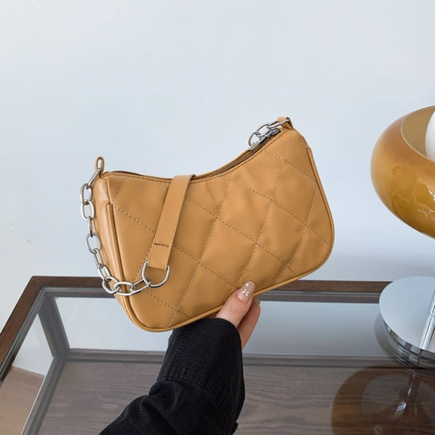 Women Quilted Rhombic PU Leather Underarm Bag Fashion Casual Shoulder Bag With Silver Metal Chain Strap Baguette Handbag