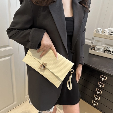 Women Fashion PU Leather Envelope Clutch Bag With Geometric Metal Lock Horizontal Ribbed Texture Handbag Wristlet Purse