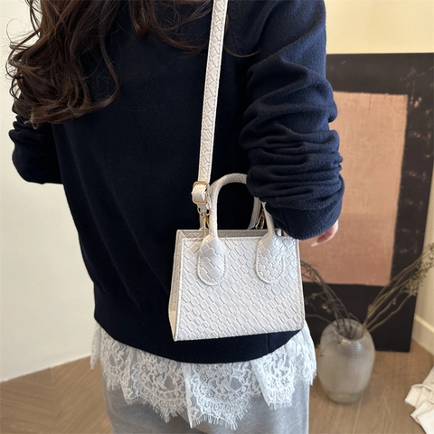 Women Retro Woven Texture PU Leather Mini Square Bag Simple Handbag Adjustable Shoulder Strap Daily Commuting Crossbody Bag