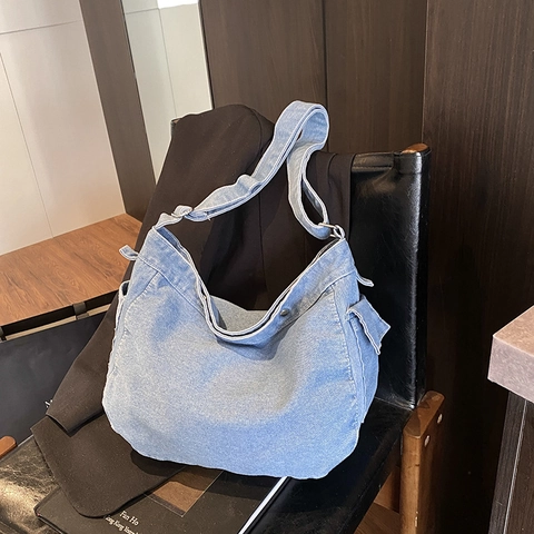 Borsa a Spalla in Denim di Grande Capacità Borsa Hobo Lavata per Donna Borsa a Tracolla Casual Multitasche Cuciture a Contrasto Tote Bag Quotidiana