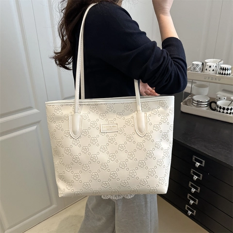 Minimalist Floral Embossed PU Leather Tote Bag For Women Large Capacity Casual Commuting Shoulder Bag With Flower Pattern