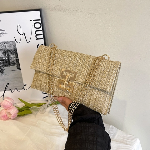 Damen Mode Strohgeflecht Schultertasche Mit Metallkette Riemen Geometrische H-Schnalle Umhängetasche Umschlag Klappe Tasche Für Sommer Urlaub