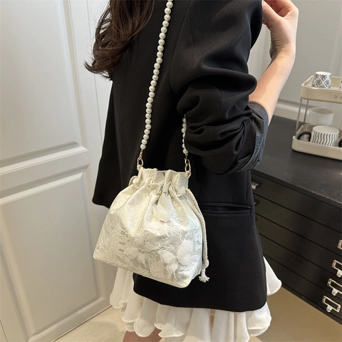 Sac Seau en Nylon avec Chaîne de Perles pour Femmes Papillon Jacquard Cordon Sac à Main Bandoulière Mode Décontractée