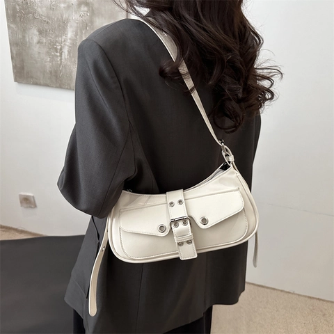 Bolso de Hombro de Cuero PU Retro para Mujer Y2K Punk Chic Bolso de Axila Con Hebilla de Metal Ojales Color Sólido