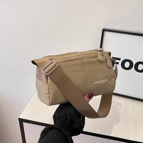 Bolso de Hombro de Nylon de Tendencia para Mujer Gran Capacidad Bolso Bandolera Bolso de Axila Color Sólido Casual Moda Bolso Mensajero Correa Ajustable Estampado de Letras