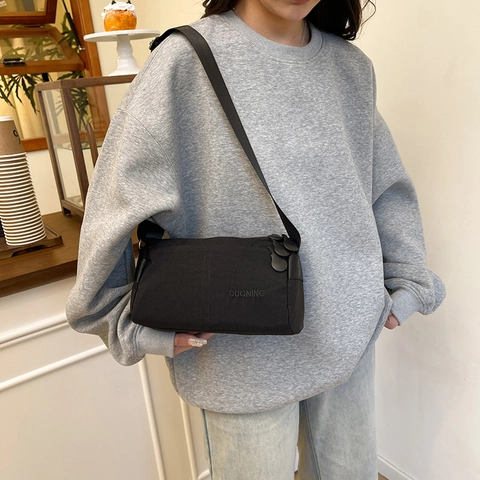 Bolso de Hombro de Nylon de Tendencia para Mujer Gran Capacidad Bolso Bandolera Bolso de Axila Color Sólido Casual Moda Bolso Mensajero Correa Ajustable Estampado de Letras