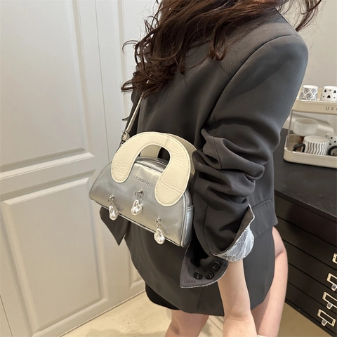 Metallic Silber Damen Muscheltasche Mit Kontrastgriff Und Künstlichen Perlenanhängern Große Kapazität Schultertasche
