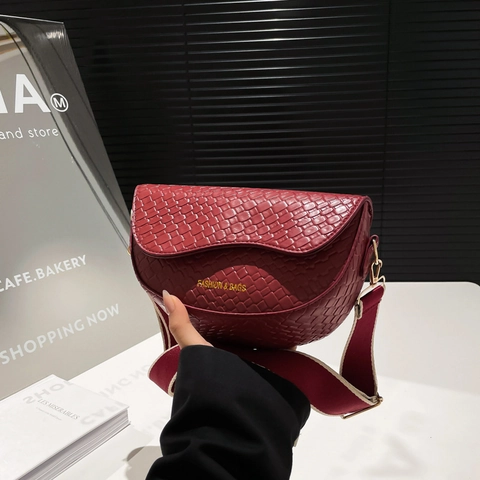 Damen Geflochtene Textur Satteltasche Schultertasche Mode PU Leder Umhängetasche Mit Verstellbarem Kontrastreichem Breitem Riemen Urban Minimalist