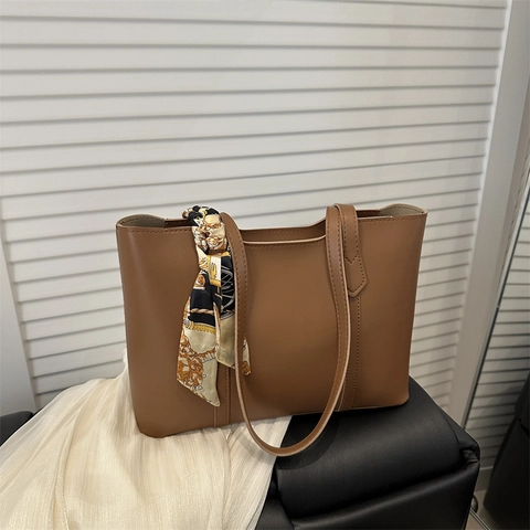 Bolso Tote de Cuero PU de Gran Capacidad para Mujer Vintage Simple Bolso de Hombro Con Bufanda Decorativa