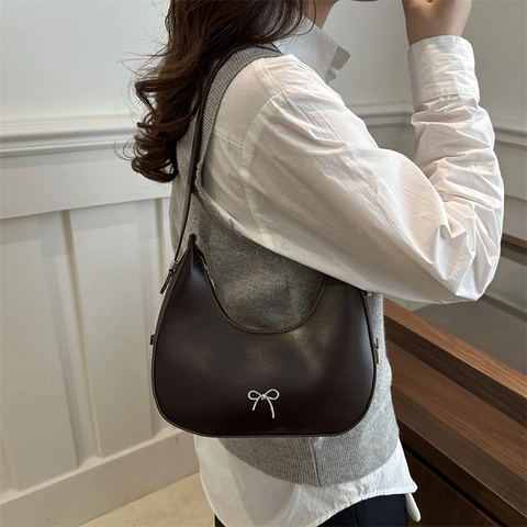 Fashion Women PU Underarm Bag Minimalist Solid Color Half Moon Hobo Bag With Metal Bowknot Decor Shoulder Bag For Daily Matching