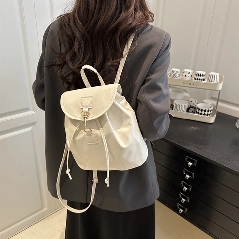 Mochila de Cuero PU de Moda para Mujer Casual Color Sólido Gran Capacidad Bolsa Escolar para Viajes Diarios Con Hebilla