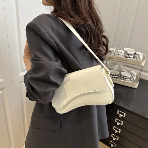 Borsa a Tracolla da Donna in Pelle PU Sottobraccio Minimalista Vintage con Patta Ondulata e Fibbia Magnetica per il Pendolarismo