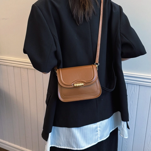 Women's Vintage Minimalist Solid Color Nylon Shoulder Bag Fashion Small Square Crossbody Bag With Gold Metal Buckle