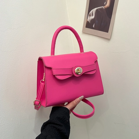 Women Minimalist PU Leather Flap Shoulder Bag With Gold Lock Stitching Large Capacity Crossbody Handbag For Daily Commute