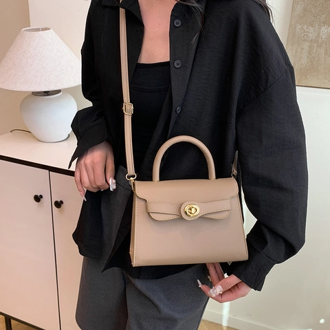 Women Minimalist PU Leather Flap Shoulder Bag With Gold Lock Stitching Large Capacity Crossbody Handbag For Daily Commute