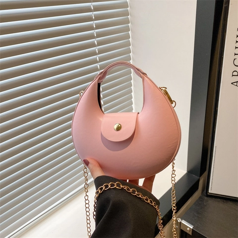 Women Trendy PU Leather Crescent Shoulder Bag Minimalist Half Moon Underarm Crossbody Bag With Metal Chain For Daily Commuting