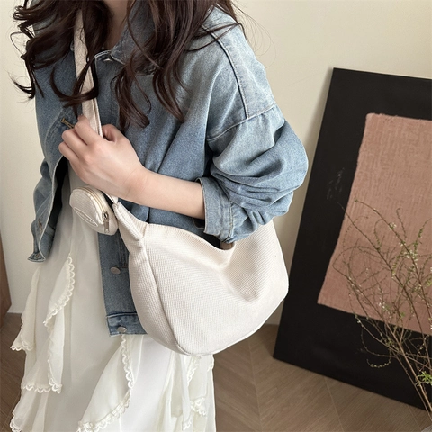Sac à Épaule Hobo en Nylon pour Femmes Grande Capacité Couleur Unie Casual Tote Crossbody Avec Petit Porte-Monnaie Rond