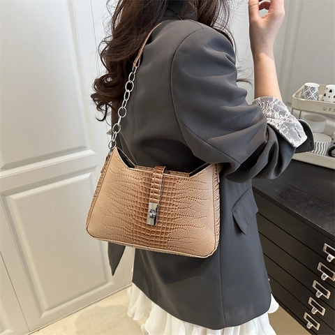 Sac à Épaule en Cuir PU à Motif Crocodile Rétro pour Femmes Sac Sous les Aisselles Grande Capacité avec Chaîne de Mode