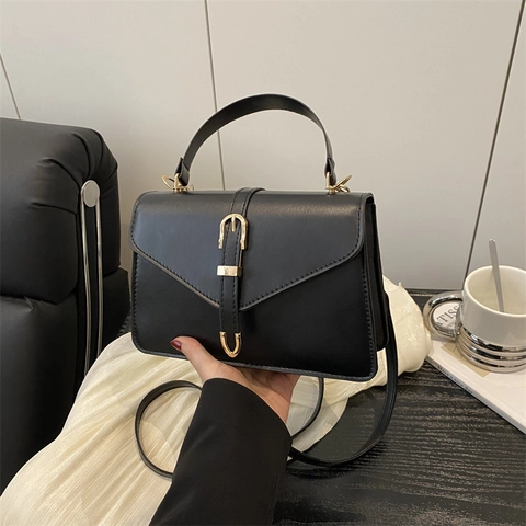 Damen PU Leder Kleine Quadratische Schultertasche Urban Minimalistische Briefumschlag Klappe Umhängetasche Mit Tragegriff Und Verstellbarem Riemen