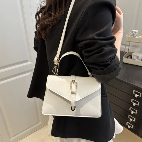 Borsa Quadrata Piccola in Pelle PU Tinta Unita Donna Borsa a Tracolla Fibbia Dorata Tracolla Regolabile Borsa a Tracolla Elegante