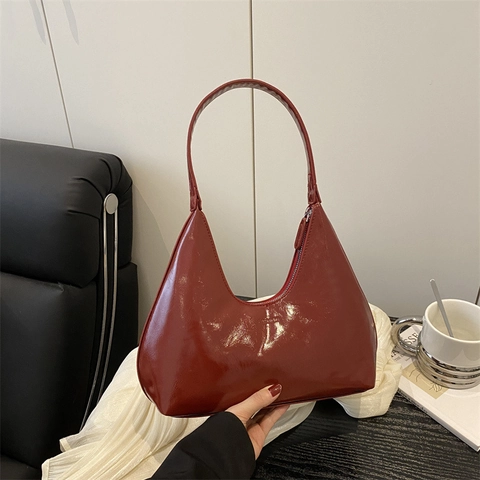 Minimalist PU Leather Hobo Underarm Shoulder Bag For Women Large Capacity Half Moon Commuter Solid Color Fashion Bag