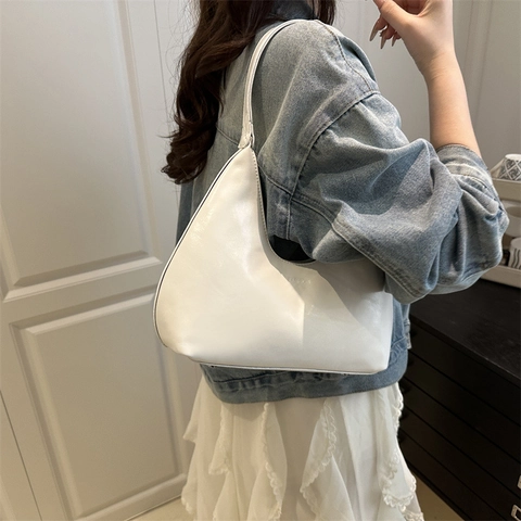 Minimalist PU Leather Hobo Underarm Shoulder Bag For Women Large Capacity Half Moon Commuter Solid Color Fashion Bag