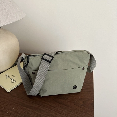 Borsa a Tracolla Minimalista in Nylon per Donna Borsa a Spalla Leggera Effetto Incrostato alla Moda Pendolare Elegante Borsa Piccola