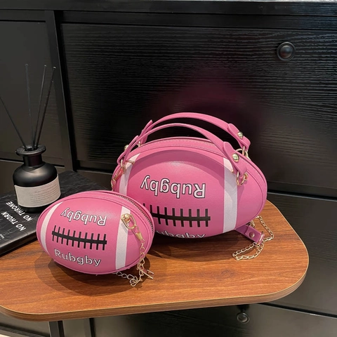 Borsa a Spalla Donna Creativa a Forma di Rugby Grande Capacità in Pelle PU Borsa a Tracolla con Catena Dorata Stampa di Lettere