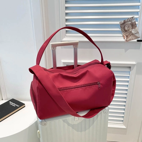 Große Kapazität Damen Nylon Umhängetasche Leichte Reisetasche Fitness Yoga Sporttasche Urban Einfacher Stil Tasche