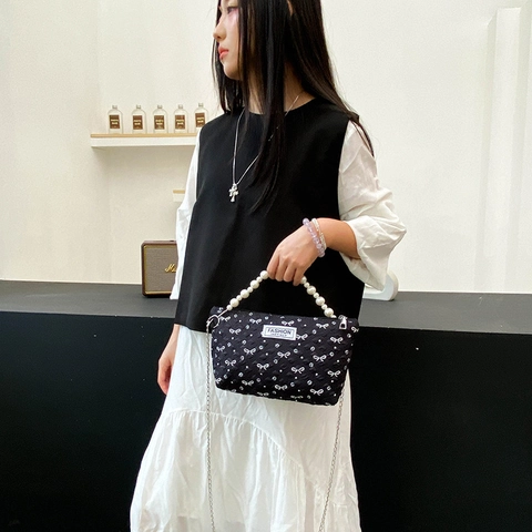Sac à Épaule en Nylon Imprimé Papillon Femmes Poignée en Perle Artificielle Chaîne en Métal Sacoche Matelassée