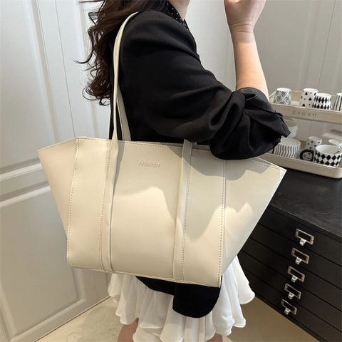 Sac Cabas de Grande Capacité en Cuir PU pour Femmes Ensemble Avec Pochette Lettres de Mode Sac à Épaule Rétro Urbain pour Quotidien