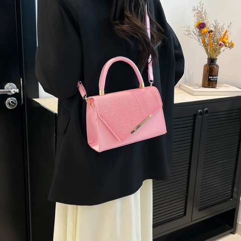 Women Trendy Crossbody Bag Patchwork PU Leather Woven Handbag With Metal Bar Asymmetric Flap Small Square Bag For Daily Use