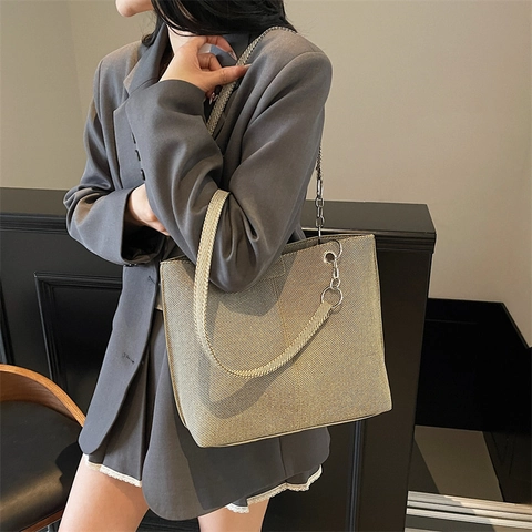 Bolso Tote de Mujer de Piel PU de Gran Capacidad Minimalista Urbano de Color Sólido Bolso de Hombro Con Cadena de Metal de Axila