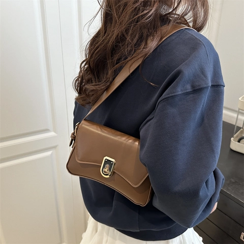 Elegant Urban PU Leather Underarm Shoulder Bag For Women Retro Solid Color Square Crossbody Bag With Metal Lock Closure