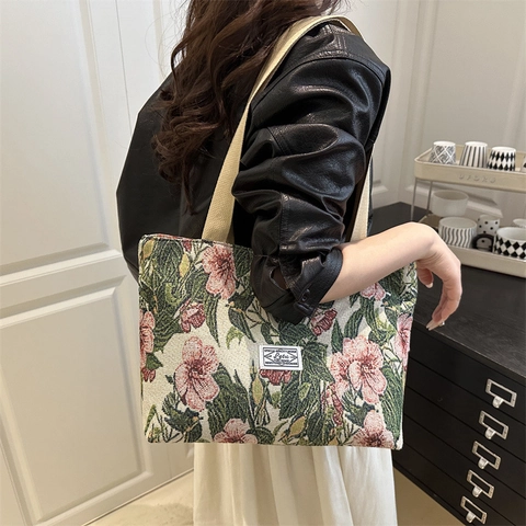 Dames Retro Bloemen Jacquard Tote Bag Grote Capaciteit Polyester Schoudertas Casual Esthetische Forenzen Handtas Veelzijdige Tas