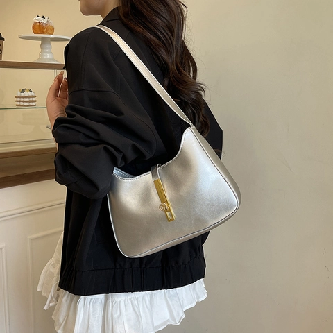 Borsa Hobo Donna Minimalista in Pelle PU a Forma di Dumpling Moda Coreana Borsa Sottobraccio con Catena in Metallo Fibbia Oro