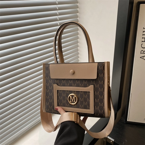 Damen Mode Monogramm Druck Große Kapazität Tote Bag Chic Buchstabe Nähte Nylon Schulter Crossbody Handtasche Mit Metall Logo
