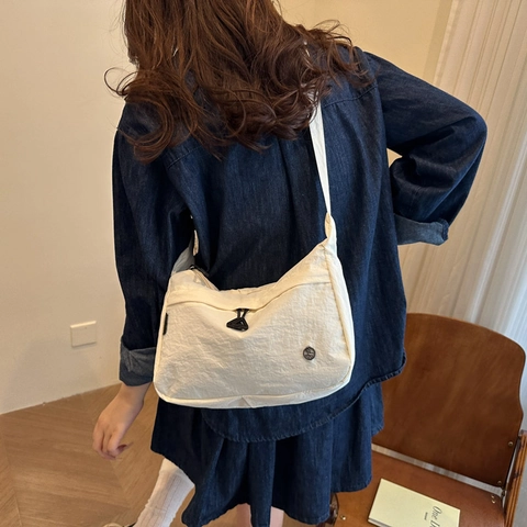 Damen Nylon Halbmond Umhängetasche Große Kapazität Wasserdichte Crossbody Tasche Minimalistisch Lässig Hobo Tasche Für Den Alltag