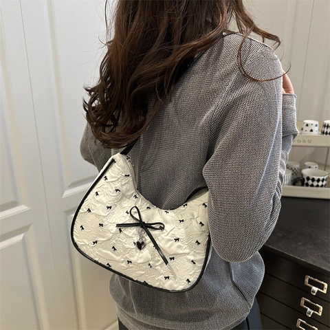 Borsa Sottoascellare Pieghettata da Donna con Fiocco Pendente a Cuore Borsa a Spalla in Nylon Hobo Chic per Appuntamenti Moda Y2K