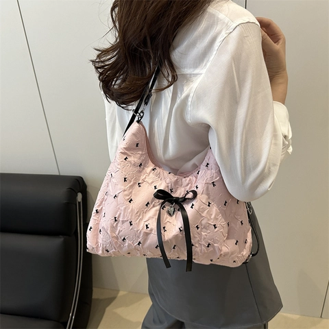 Sac à Épaule Femme Matelassé Plissé Avec Nœud Et Pendentif Coeur Cuir PU Décontracté Été Sac Sous le Bras Sac Hobo