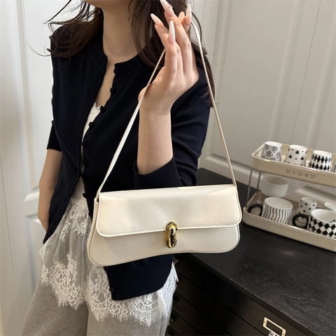 French Vintage PU Leather Underarm Bag For Women Solid Color Minimalist Shoulder Bag With Gold Metal Buckle Handbag