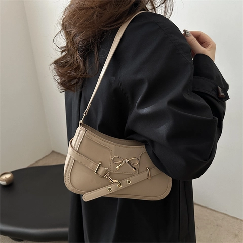 Borsa Sottobraccio in Pelle PU da Donna con Decorazione a Fiocco in Metallo Trendy Street Style Pendolarismo Piccola Borsa Quadrata